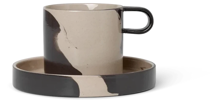 Ferm koppur við undirskál sand/brúnur