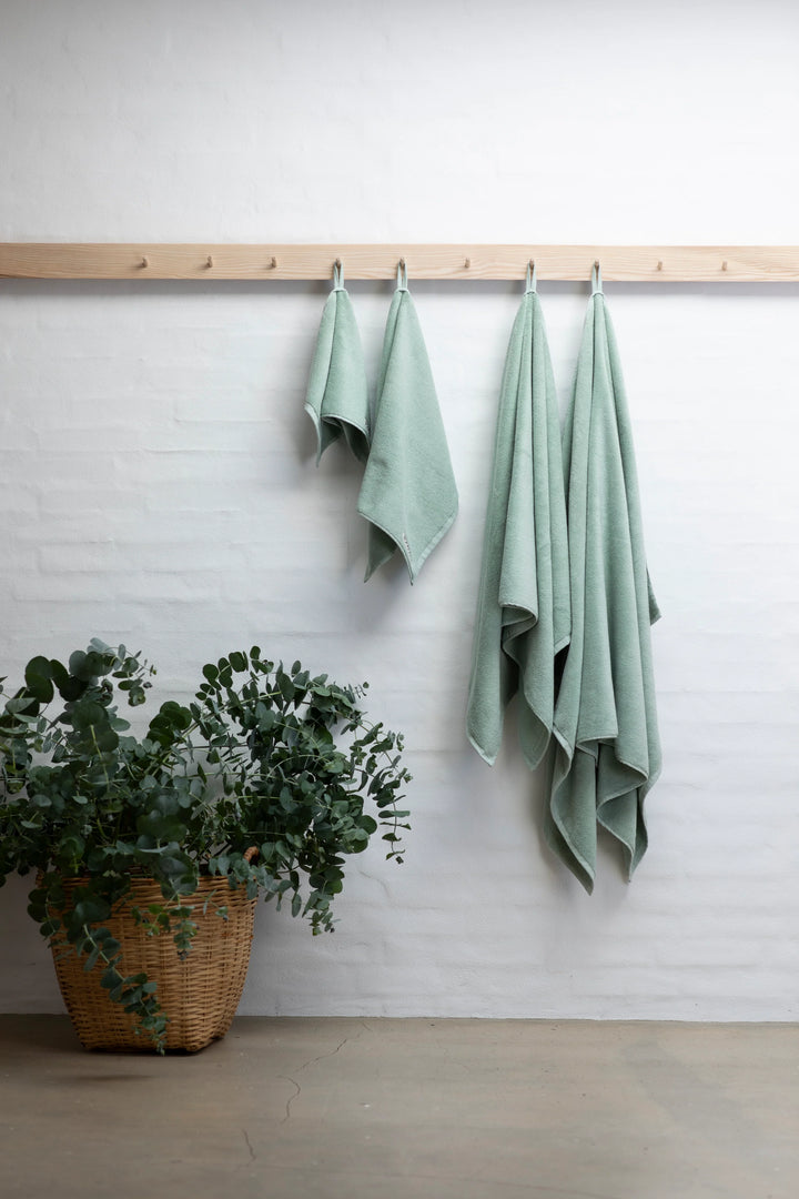 Bongusta handklæði silver sage 50x80