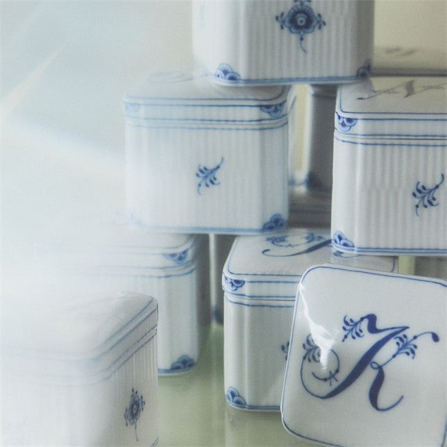 Royal Copenhagen bonbonniere 13cl S