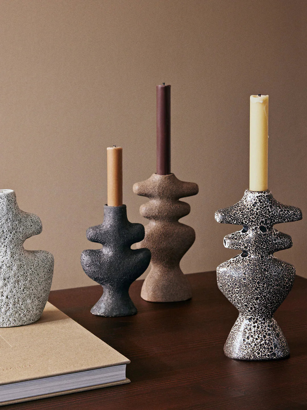 Ferm Living Yara Ljósastaki Stórur Dark Sand