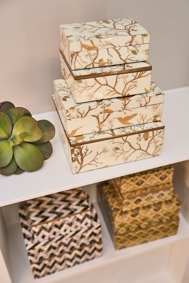 Sp eskja 2 stk svørt/gull/hvít