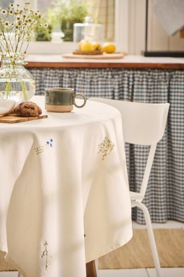 Ib dúkur við blómum 150x250cm