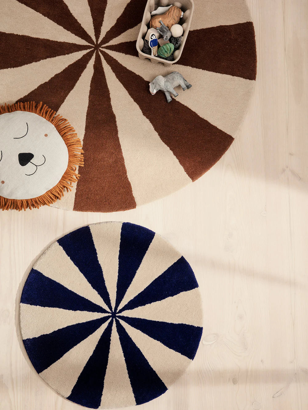 Ferm Livinga Arch golvteppi L brick/off white