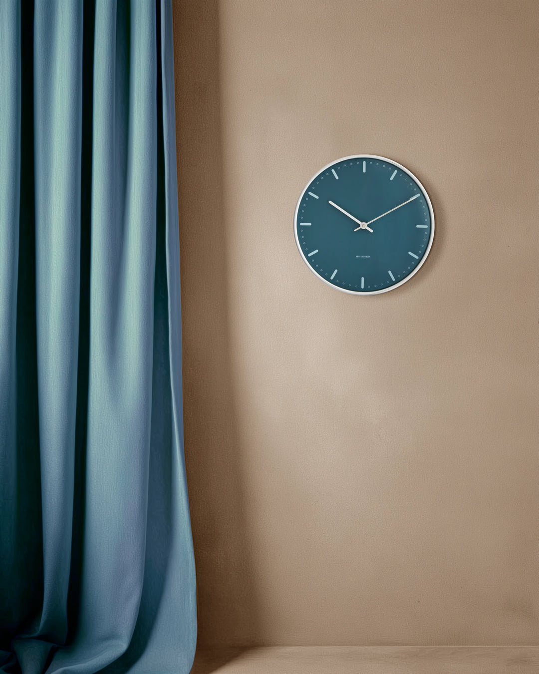 Arne Jacobsen klokka blá ø 21cm