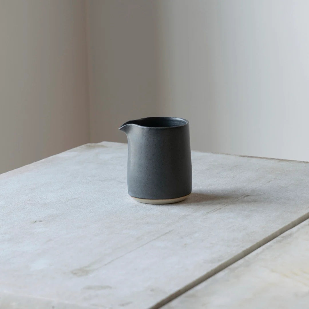 Julie Damhus ODA mjólkakanna blá