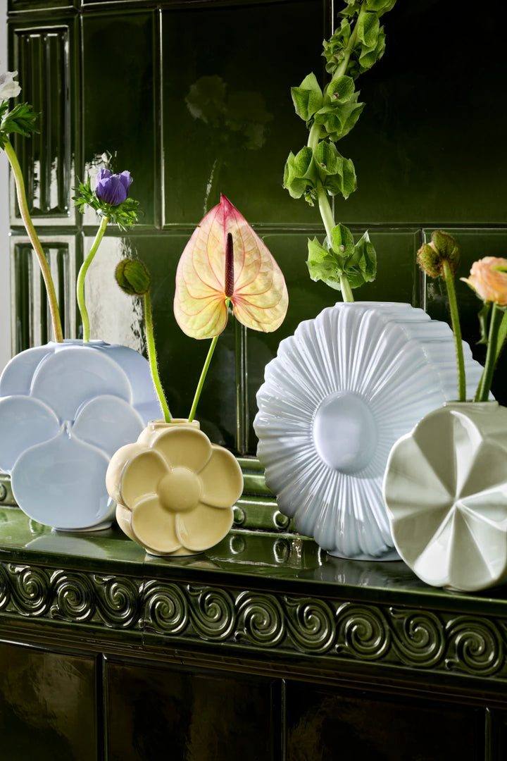 Lyngby Porcelæn pansy vasi H17 cm