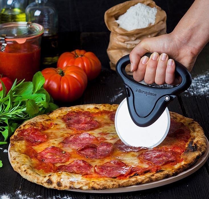 Microplane Pizzahjúl sv